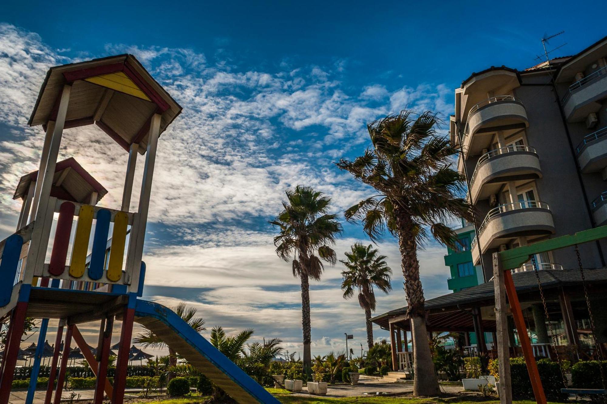 Vila Verde Beach Hotel Дуррес Екстер'єр фото