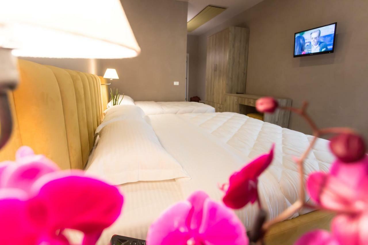 Vila Verde Beach Hotel Дуррес Екстер'єр фото
