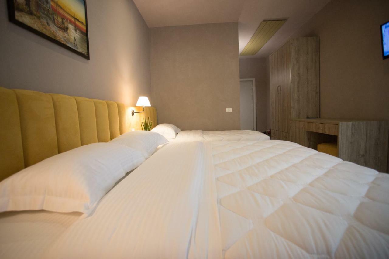 Vila Verde Beach Hotel Дуррес Екстер'єр фото