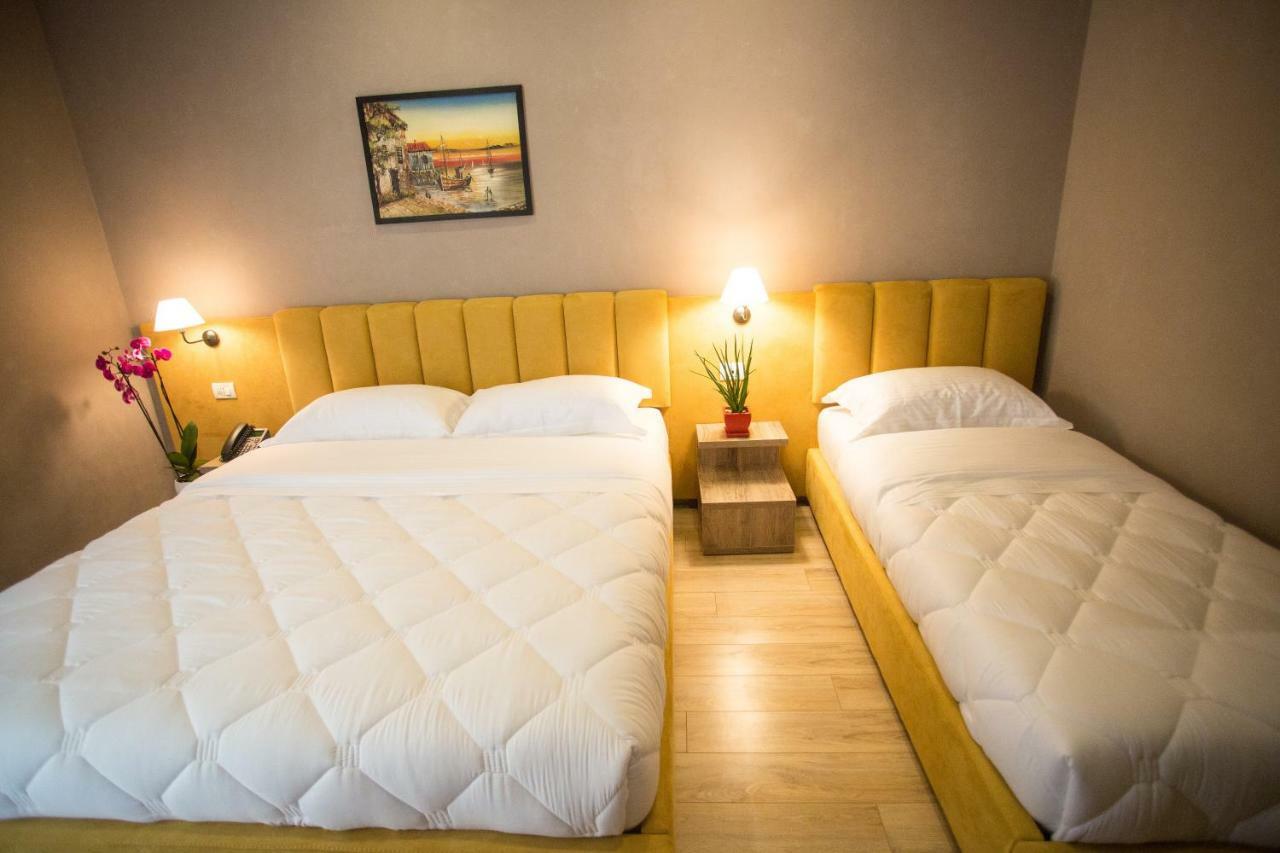 Vila Verde Beach Hotel Дуррес Екстер'єр фото