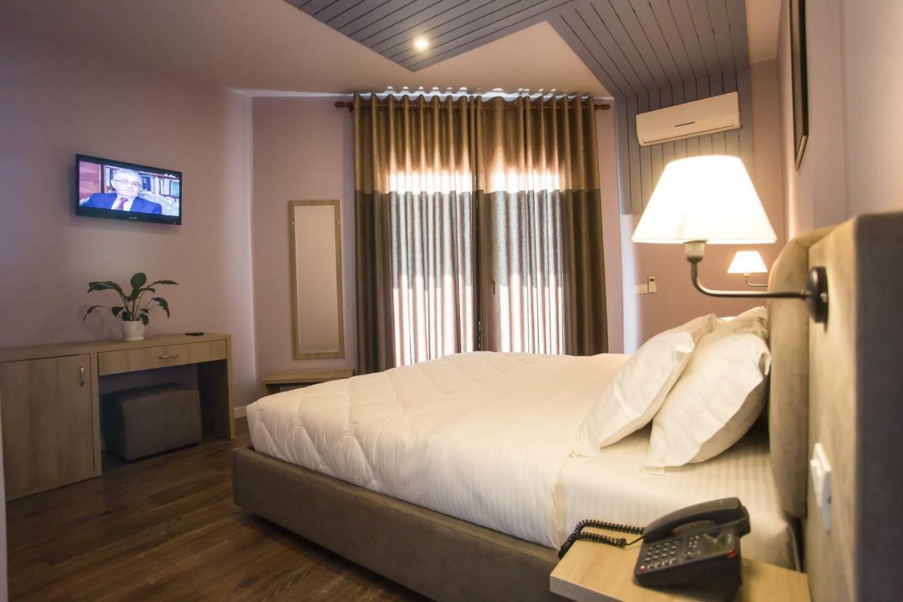 Vila Verde Beach Hotel Дуррес Екстер'єр фото