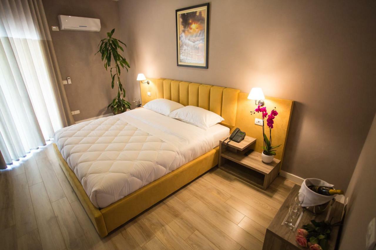 Vila Verde Beach Hotel Дуррес Екстер'єр фото