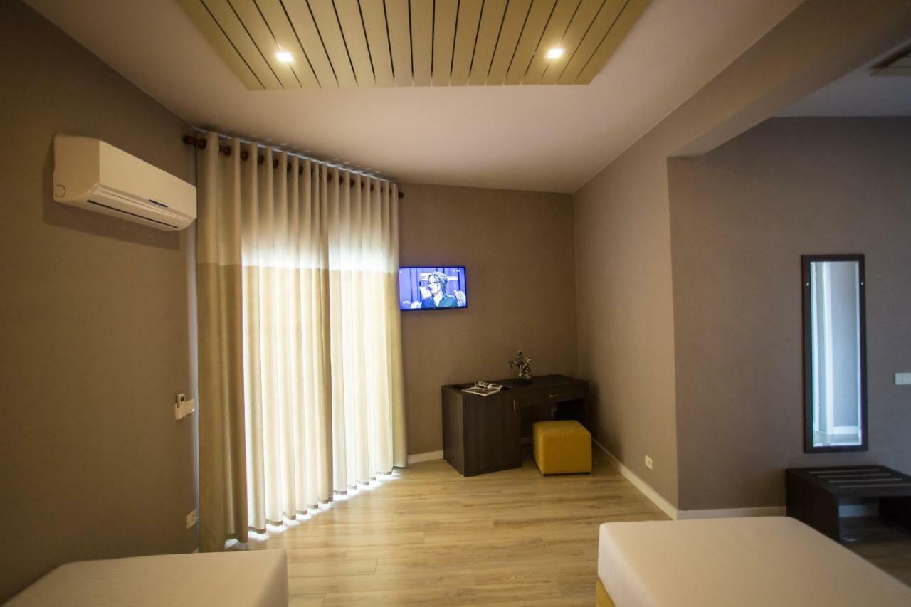Vila Verde Beach Hotel Дуррес Екстер'єр фото