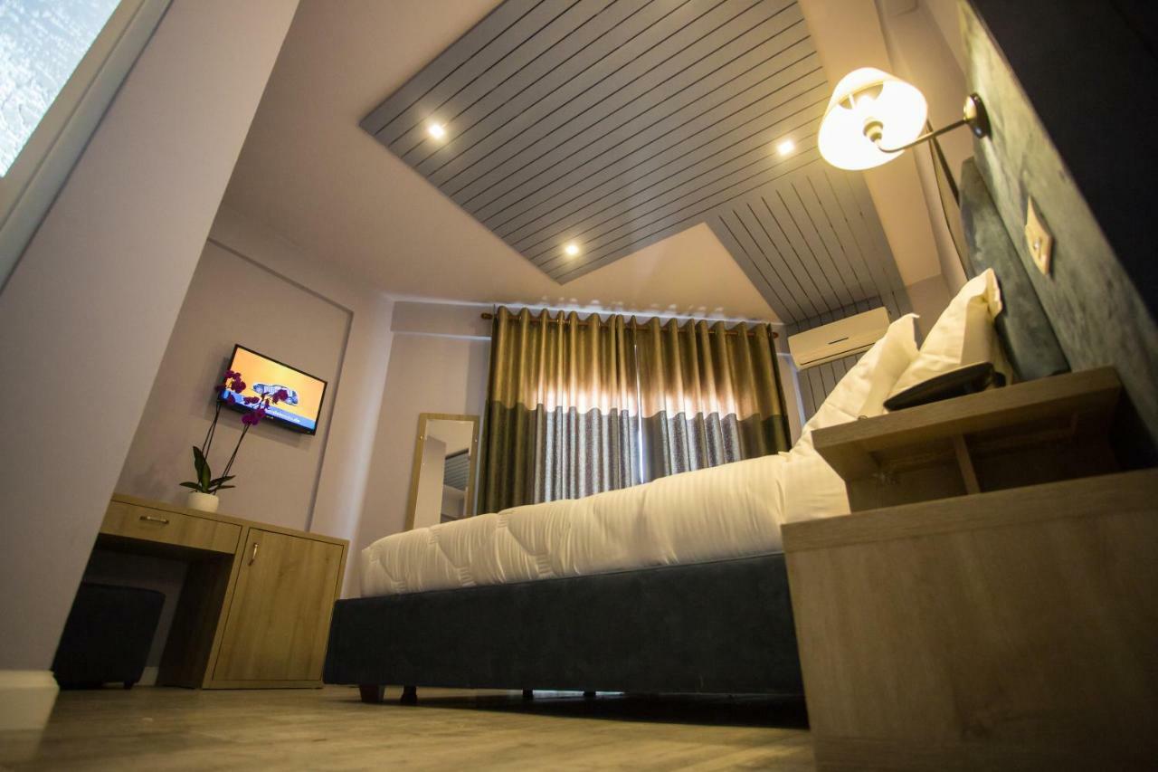 Vila Verde Beach Hotel Дуррес Екстер'єр фото